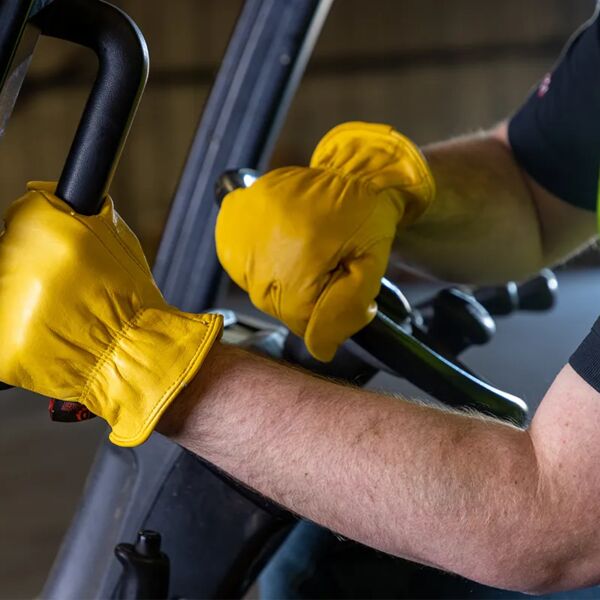 Hide Drivers Glove - Gold Thumbnail